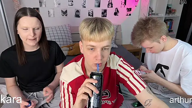 Snapshot of olivertasty chatting on February 1, 6:17 pm olivertasty online show from February 1, 6:17 pm