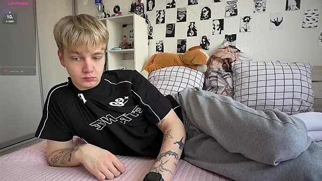 Snapshot of olivertasty chatting on March 14, 10:21 am olivertasty online show from March 14, 10:21 am