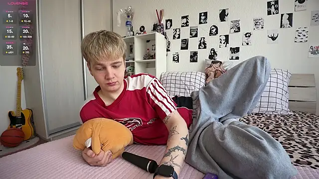 Snapshot of olivertasty chatting on March 15, 9:15 am olivertasty online show from March 15, 9:15 am