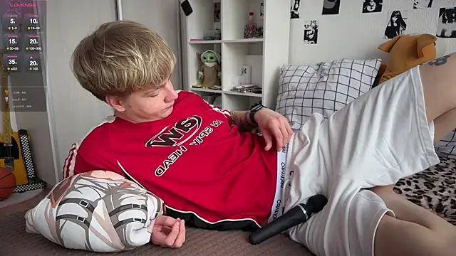 Snapshot of olivertasty chatting on April 6, 12:06 pm olivertasty online show from April 6, 12:06 pm