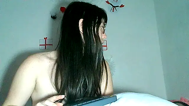 lareinalareinadelanal online show from December 17, 5:13 am