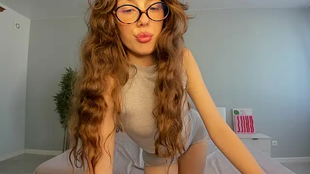 Snapshot of roxxxy_10 chatting on October 22, 4:24 am roxxxy 10 online show from October 22, 4:24 am