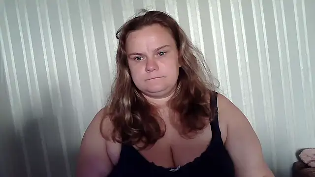 Snapshot of HollyXEva chatting on September 9, 6:02 am HollyXEva online show from September 9, 6:02 am