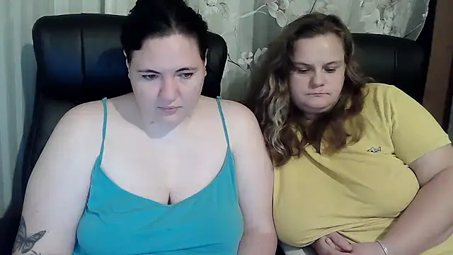 Snapshot of HollyXEva chatting on September 17, 8:32 pm HollyXEva online show from September 17, 8:32 pm