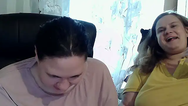 Snapshot of HollyXEva chatting on September 19, 2:18 pm HollyXEva online show from September 19, 2:18 pm