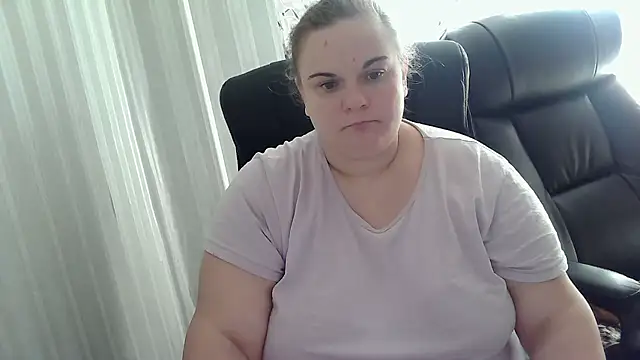 Snapshot of HollyXEva chatting on September 25, 7:45 am HollyXEva online show from September 25, 7:45 am