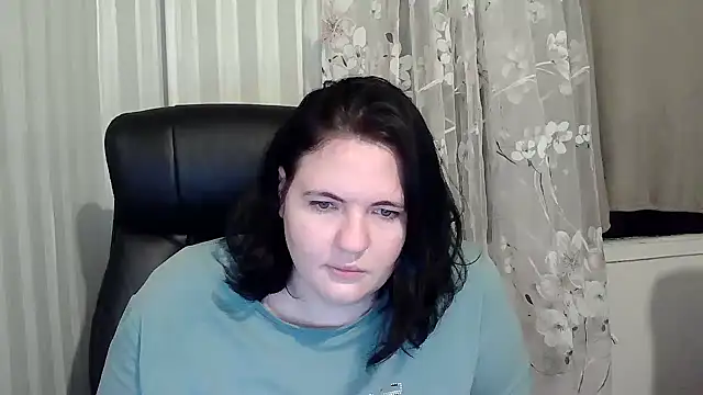 Snapshot of HollyXEva chatting on October 1, 11:11 pm HollyXEva online show from October 1, 11:11 pm