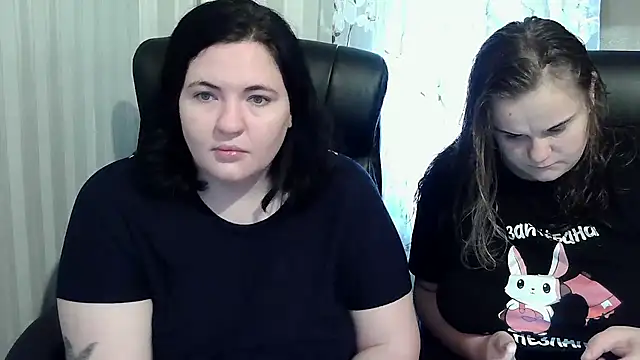 Snapshot of HollyXEva chatting on October 2, 12:34 pm HollyXEva online show from October 2, 12:34 pm