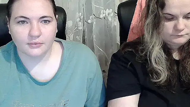 Snapshot of HollyXEva chatting on October 8, 3:42 pm HollyXEva online show from October 8, 3:42 pm