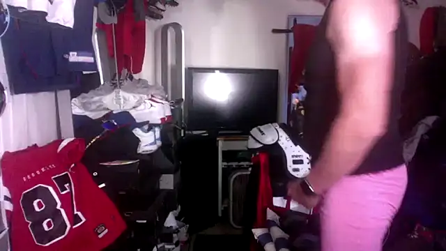 DILFJockDad87 online show from February 7, 7:39 pm