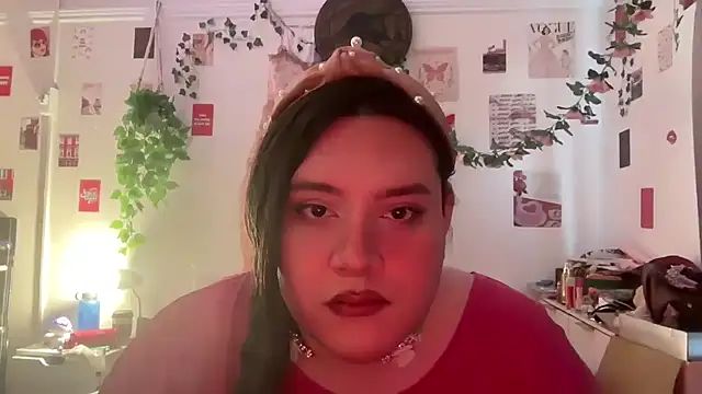 Snapshot of JenniferRobbie chatting on May 27, 6:32 am JenniferRobbie online show from May 27, 6:32 am