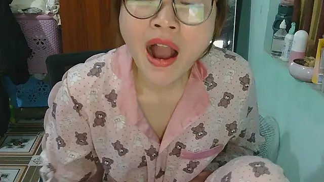 Uhem112 online show from November 7, 3:45 pm