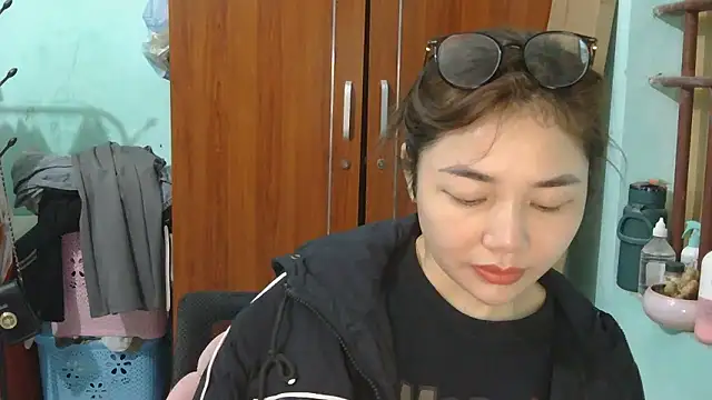 Uhem112 online show from December 20, 3:46 am