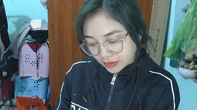 Uhem112 online show from January 10, 1:07 am