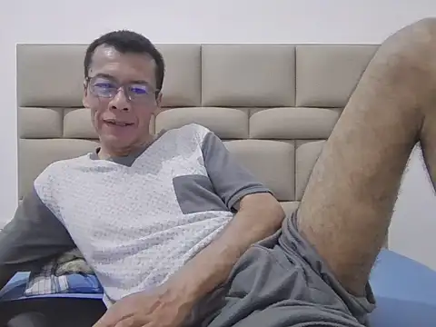 skinnylatino51 online show from November 15, 12:19 am