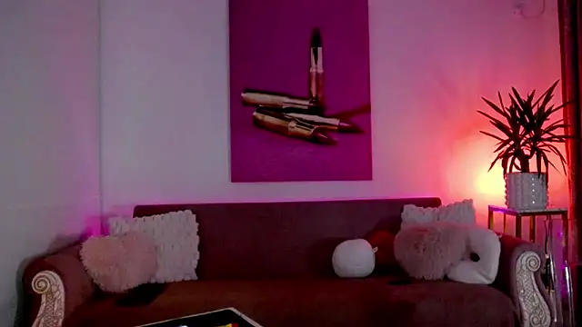 oliviathea online show from February 7, 1:53 am