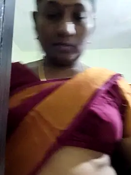 Snapshot of papukurty chatting on October 1, 5:46 am papukurty online show from October 1, 5:46 am