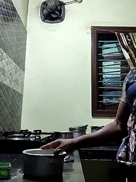 Snapshot of papukurty chatting on October 6, 12:19 am papukurty online show from October 6, 12:19 am