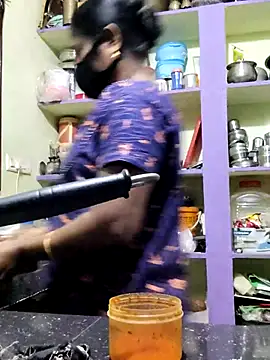 Snapshot of papukurty chatting on October 29, 1:52 am papukurty online show from October 29, 1:52 am