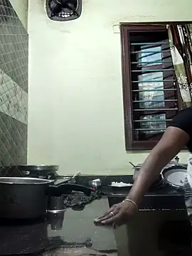 Snapshot of papukurty chatting on February 5, 2:27 am papukurty online show from February 5, 2:27 am