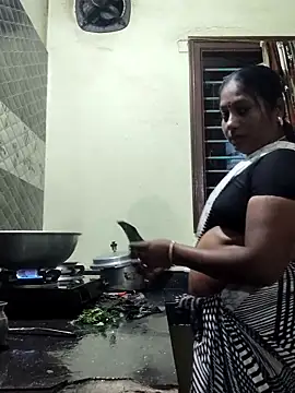 Snapshot of papukurty chatting on February 5, 2:33 pm papukurty online show from February 5, 2:33 pm