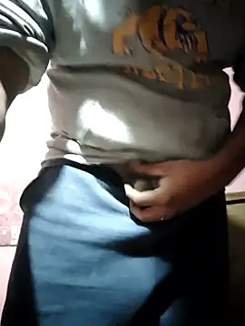 Snapshot of Teddybrocshow0011 chatting on January 14, 9:48 am Teddybrocshow0011 online show from January 14, 9:48 am