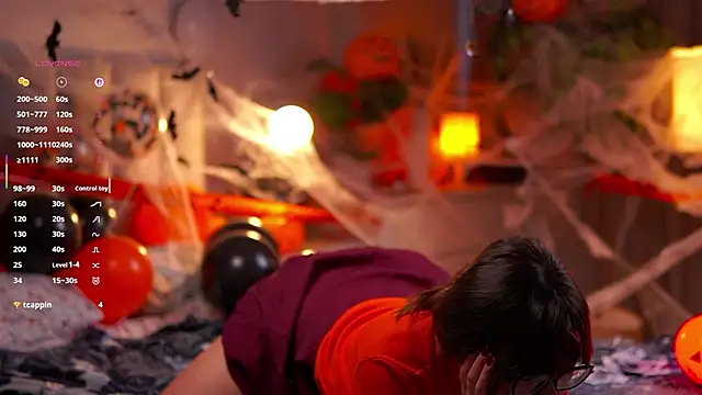 Julia PR0 online show from October 31, 6:47 am