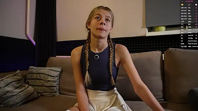 Snapshot of AnneVerity chatting on February 6, 7:39 pm AnneVerity online show from February 6, 7:39 pm