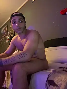 Snapshot of 1Richrichard1 chatting on June 20, 10:34 pm 1Richrichard1 online show from June 20, 10:34 pm
