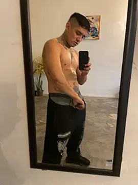 siilvestremx online show from November 29, 4:15 am