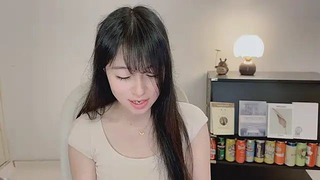 Snapshot of Onechestnut chatting on May 31, 9:16 am Onechestnut online show from May 31, 9:16 am