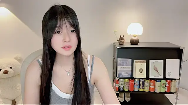 Snapshot of Onechestnut chatting on June 14, 12:40 pm Onechestnut online show from June 14, 12:40 pm