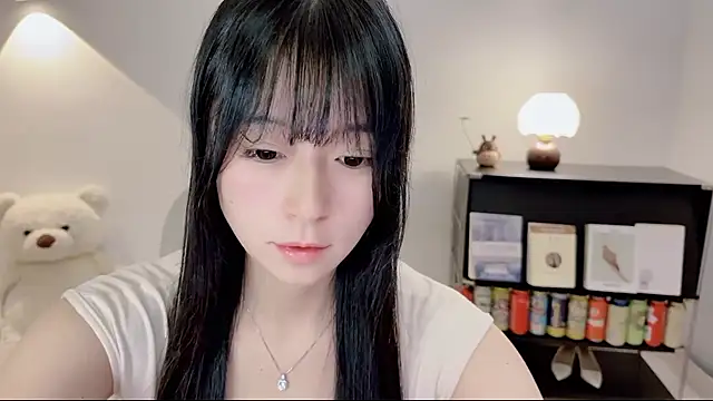 Snapshot of Onechestnut chatting on June 27, 12:44 pm Onechestnut online show from June 27, 12:44 pm