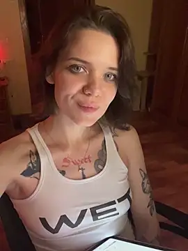 Snapshot of enchanting_chloe chatting on October 9, 7:01 pm enchanting chloe online show from October 9, 7:01 pm