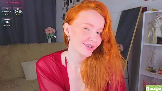 JoyceJones online show from September 20, 7:15 pm