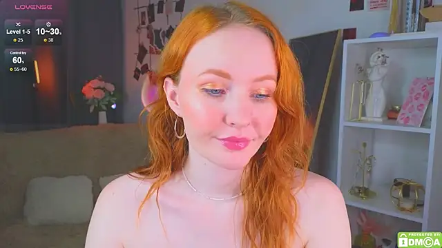 JoyceJones online show from October 28, 8:00 pm
