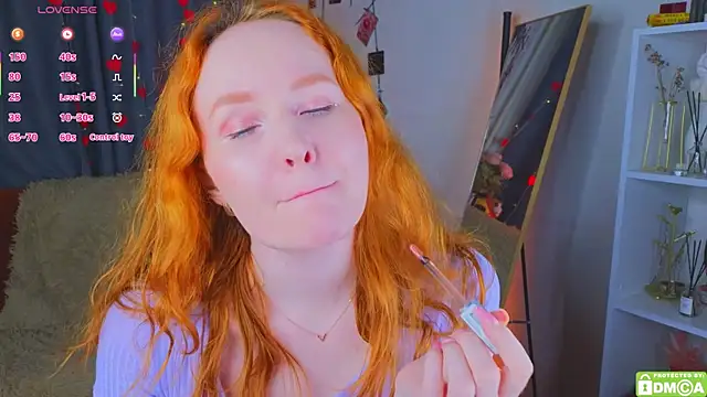 JoyceJones online show from June 9, 8:09 pm