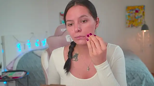 Snapshot of EwelynScott chatting on October 20, 10:05 am EwelynScott online show from October 20, 10:05 am