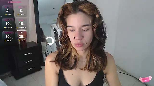 miascarlet 16 online show from November 26, 1:23 pm