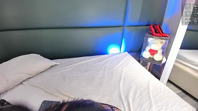 alexamonroe  online show from September 15, 9:37 pm