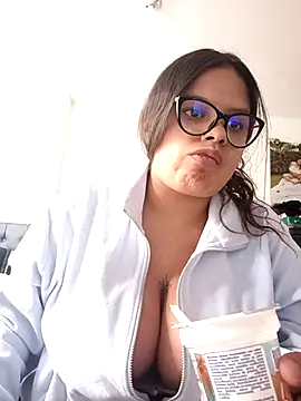 luluboobs9 online show from April 16, 5:25 pm