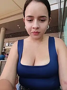 Snapshot of Lambedora_69 chatting on May 15, 6:59 pm Lambedora 69 online show from May 15, 6:59 pm