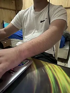 Snapshot of Brinquedo-da-zoe chatting on February 25, 3:38 am Brinquedo-da-zoe online show from February 25, 3:38 am