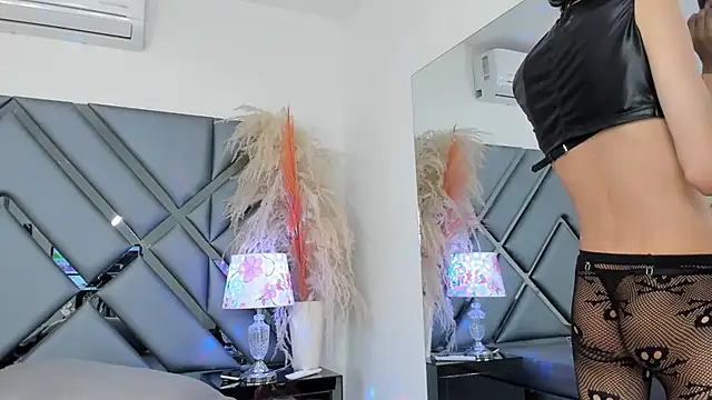 Milan LewisS online show from November 6, 12:06 pm