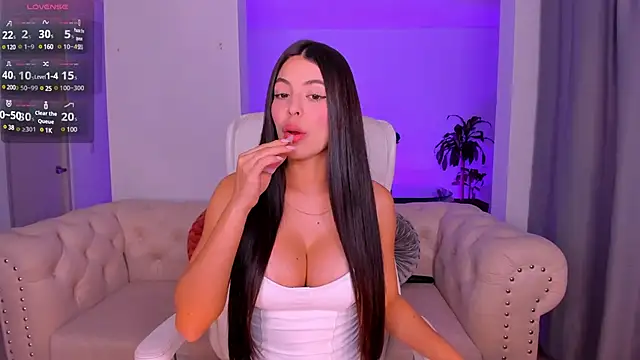 Snapshot of MeganScott chatting on February 15, 2:04 am MeganScott online show from February 15, 2:04 am