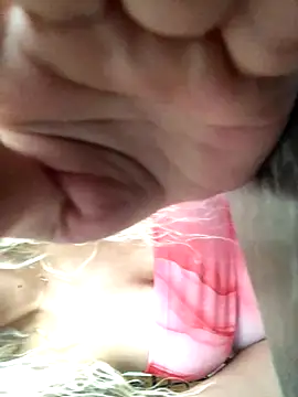 Snapshot of AlevNaz chatting on October 9, 12:25 pm AlevNaz online show from October 9, 12:25 pm