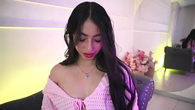 Snapshot of charlotterusso chatting on June 25, 12:31 pm charlotterusso online show from June 25, 12:31 pm