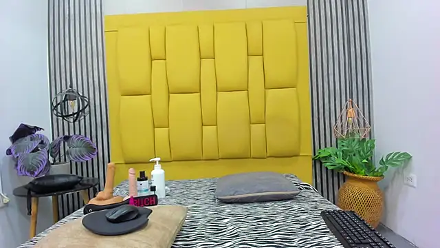 bryonycutee online show from October 28, 12:19 pm