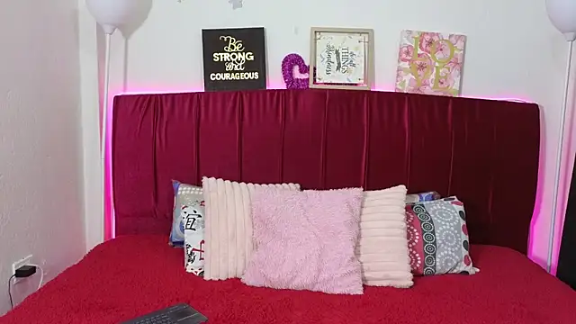 cuteeimy online show from June 2, 7:16 pm