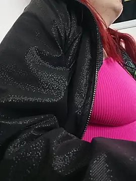 carolinhe  online show from October 9, 9:35 pm